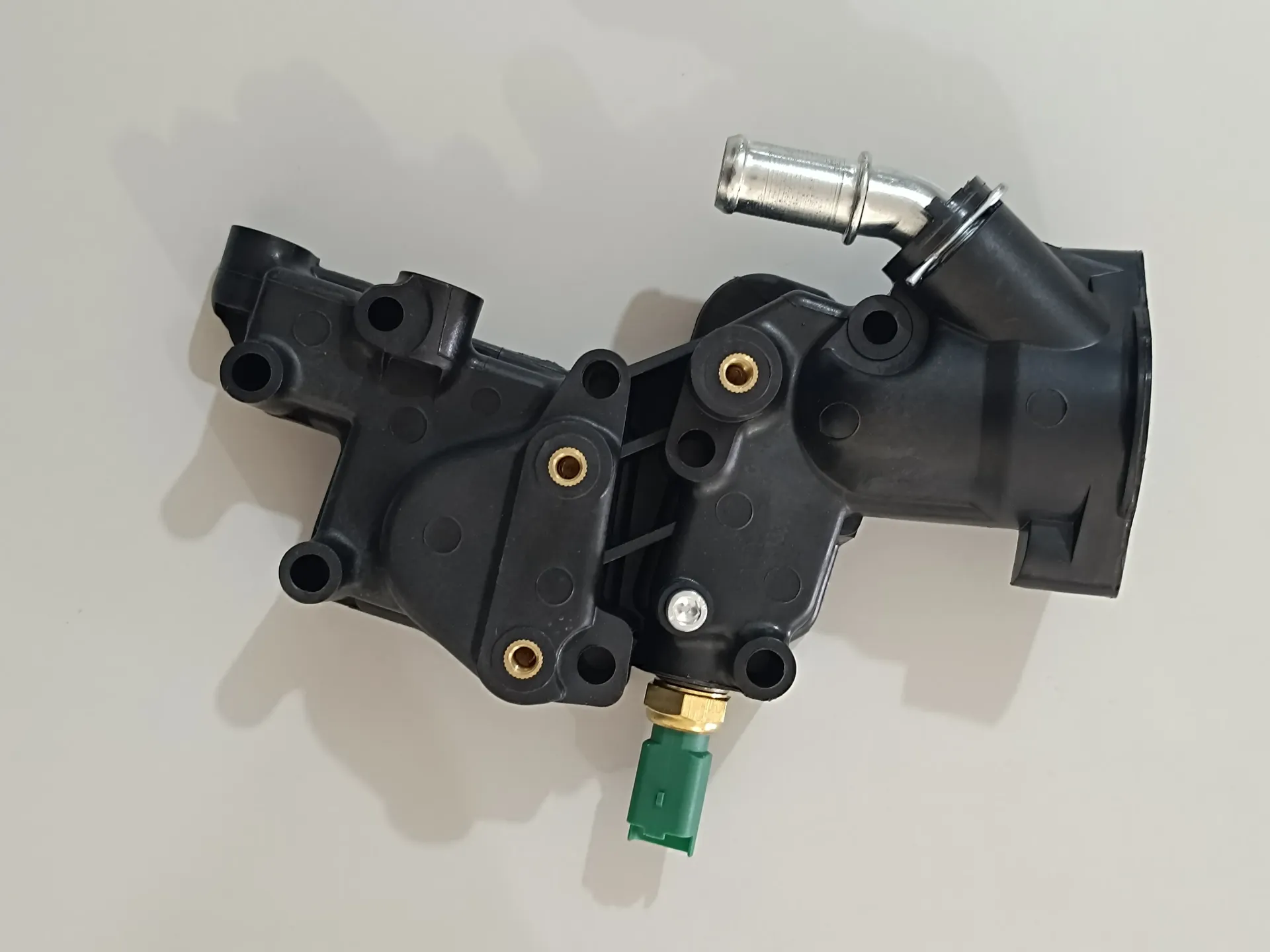 طبشة صباب حرارة بلاستيك Coolant Water Flange 103°C Peugeot 206 / Partner 1.4