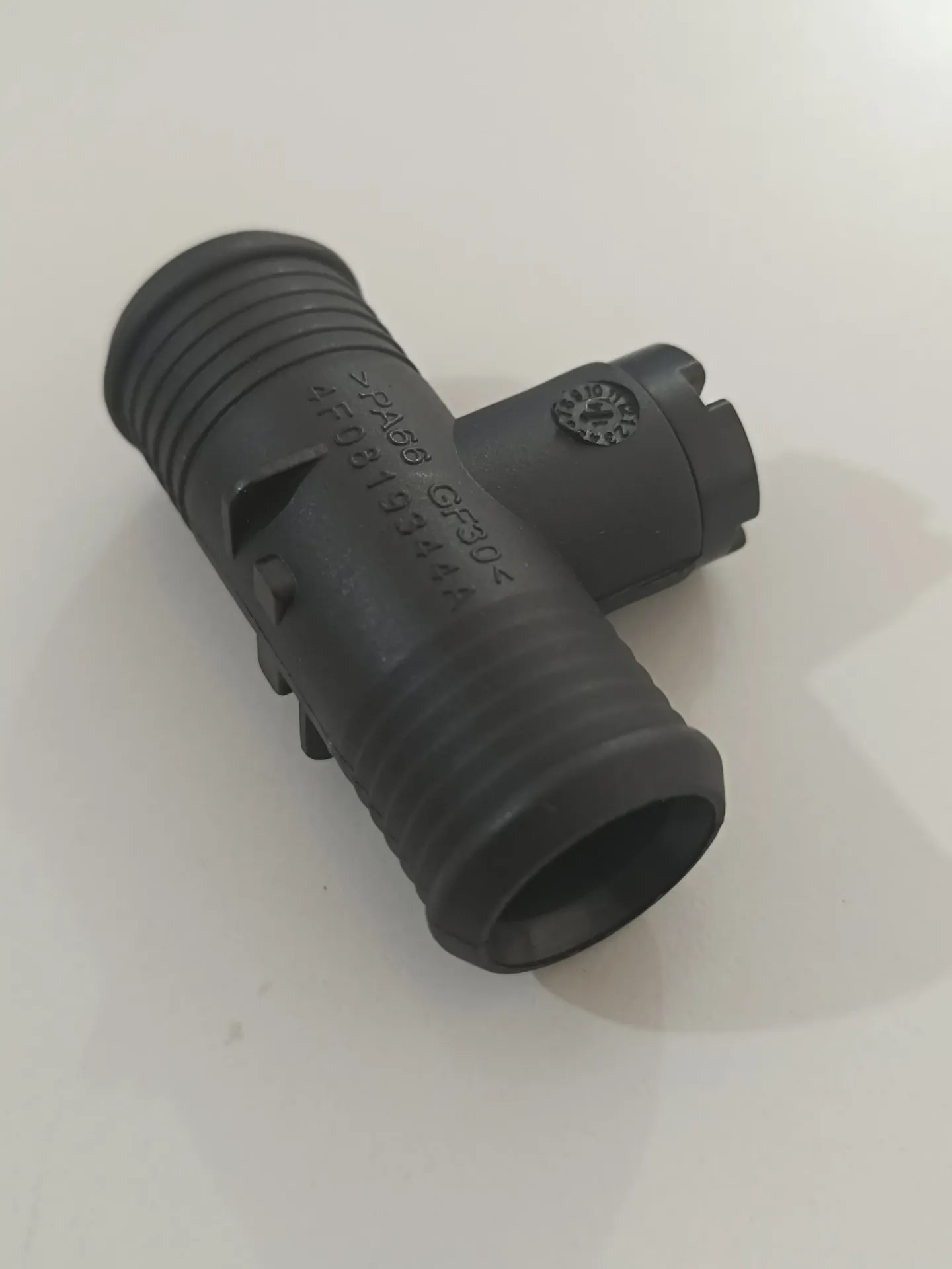 وصلة شوفاج T-type Heating Duct Connector