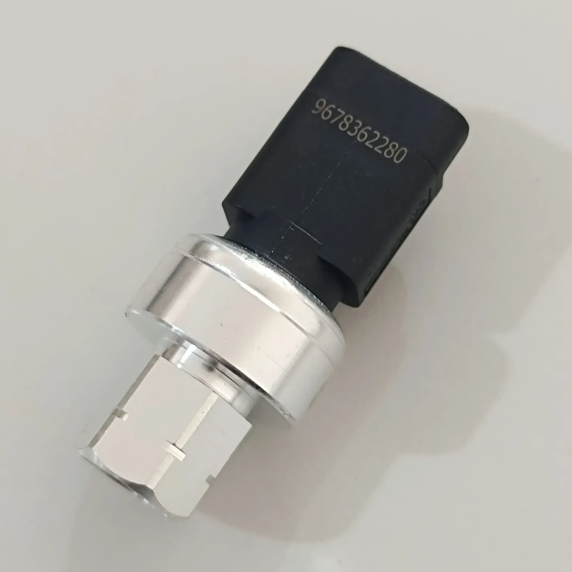 ساعة ضغط مكيف Air Conditioning Pressure Switch Peugeot 206/ 307