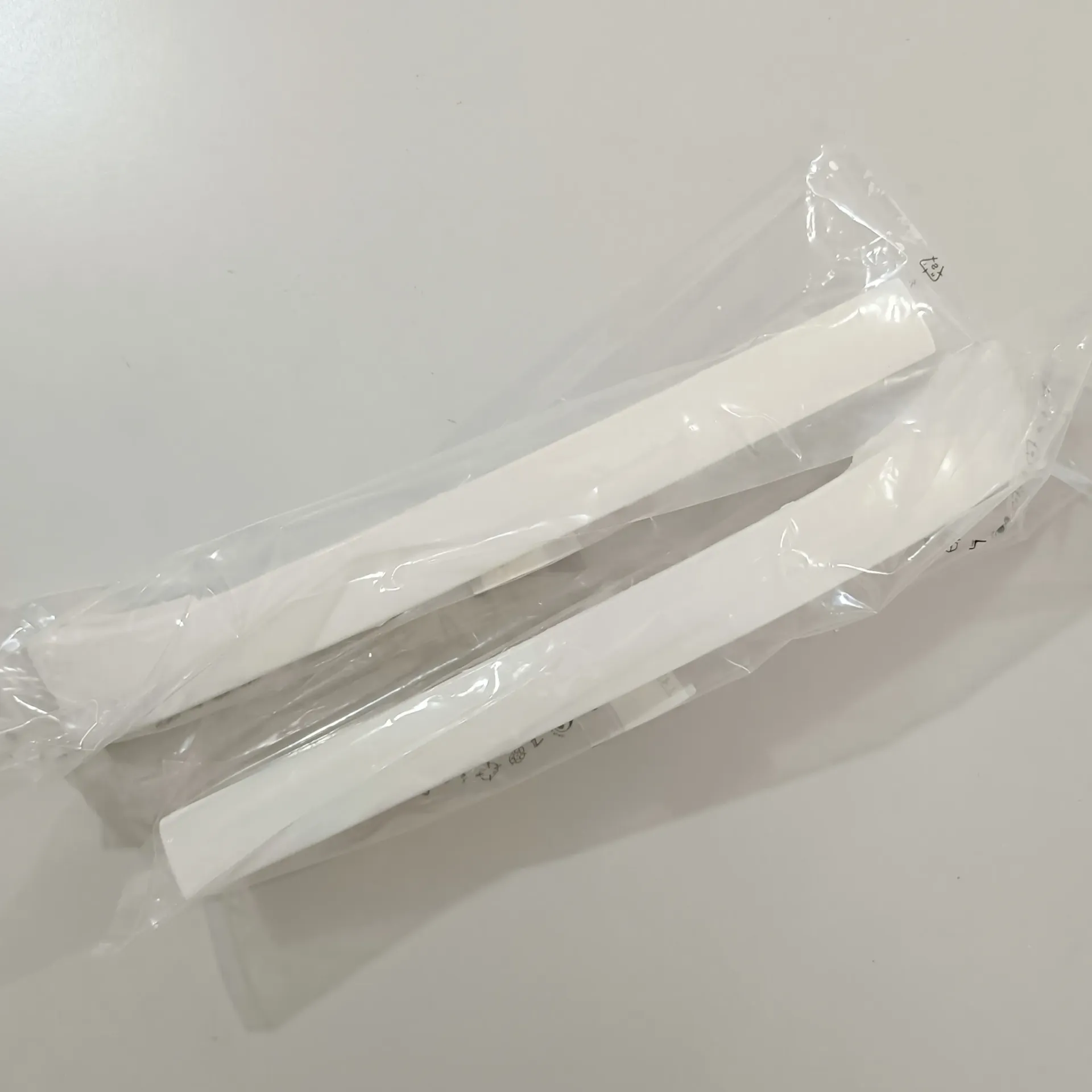 [7810.96] شارب ضوء Headlight Frame Peugeot Partner/ Citroen Berlingo (96-15) (يمين Right)