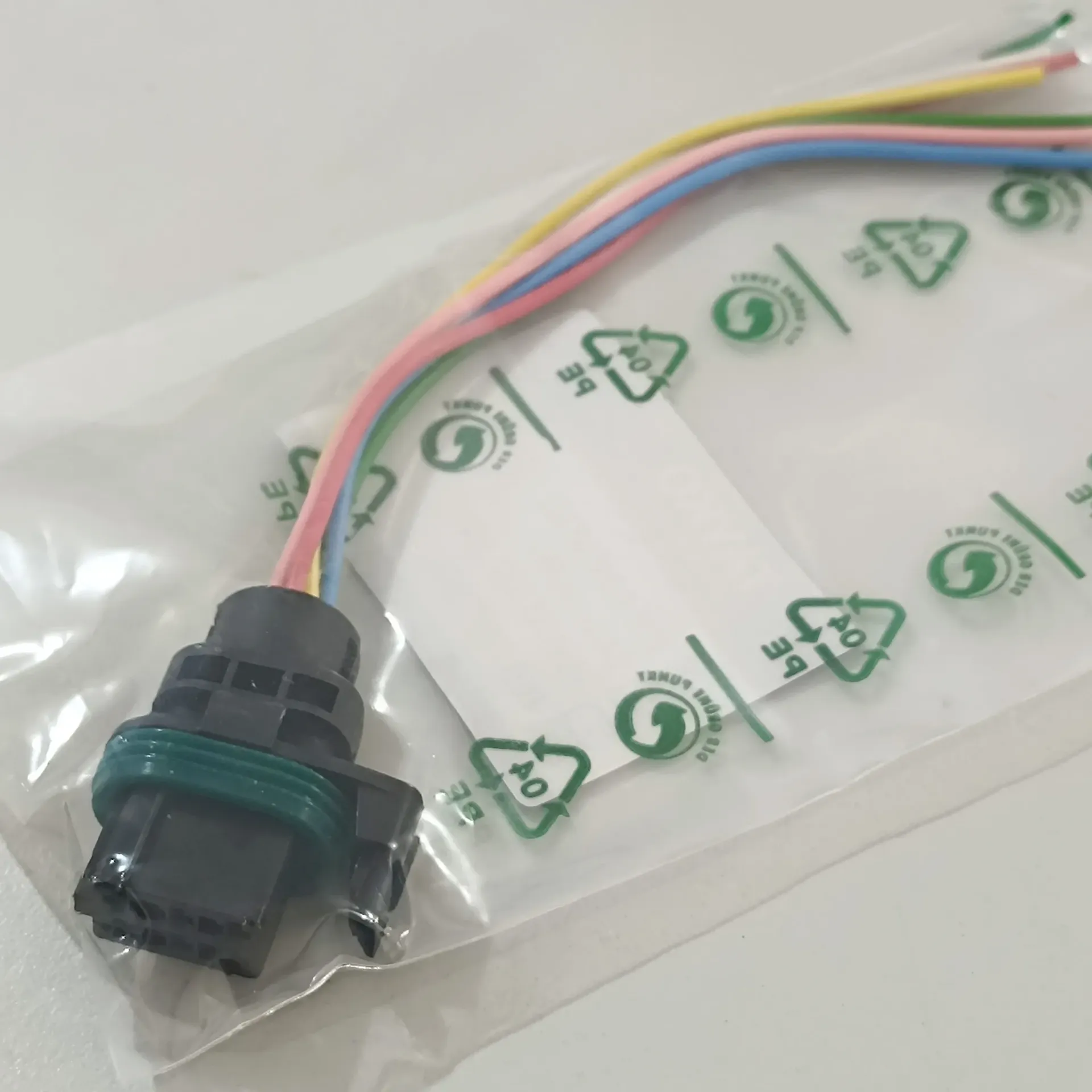 [TYK-5682] فيشة فواشة بنزين Fuel Pump Socket Renault Clio II/ Kangoo/ Dacia Logan